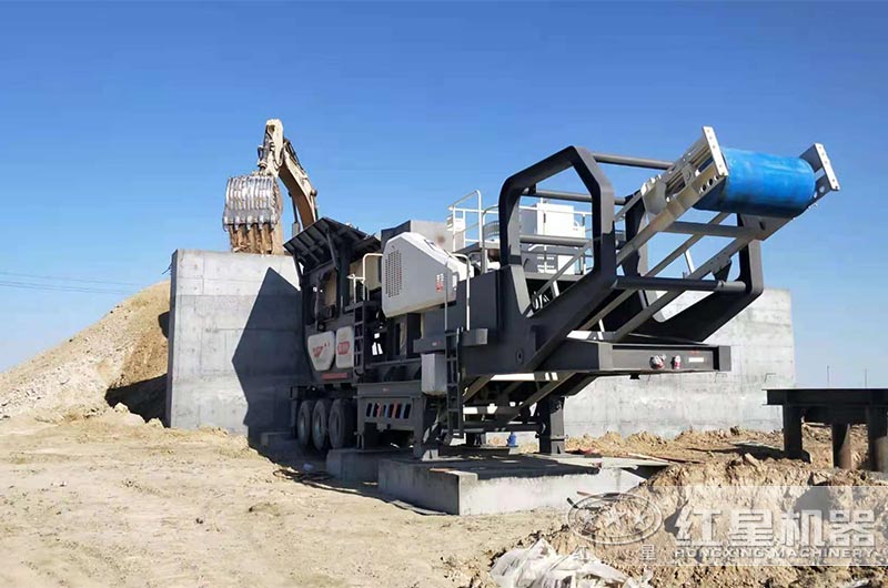 安徽250TPH鐵礦石粗破移動式破碎機(jī)