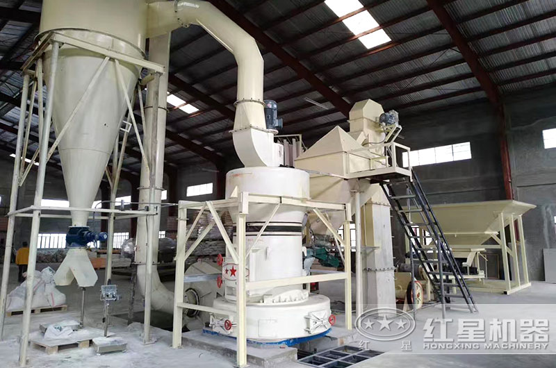 中型石粉磨粉機安裝現場