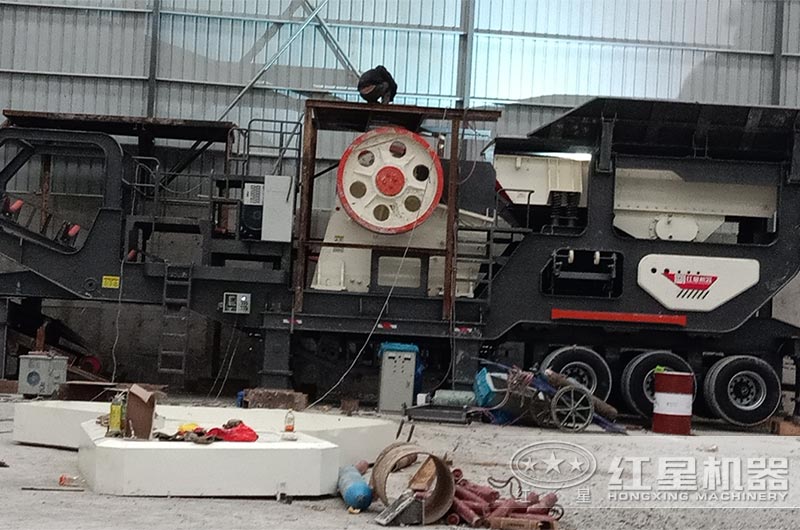 輪胎移動顎式破碎機