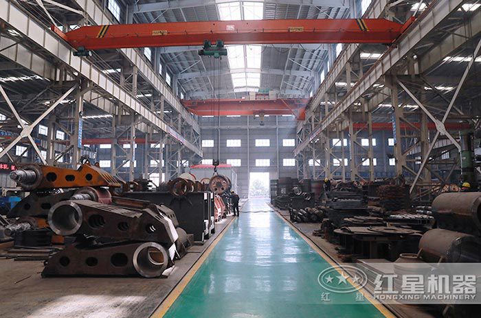 小型磕石機(jī)車(chē)間