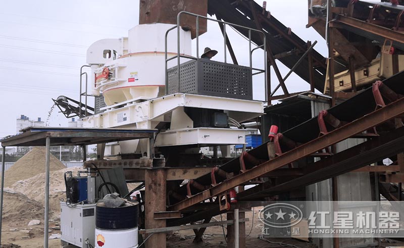  河卵石制砂機現(xiàn)場