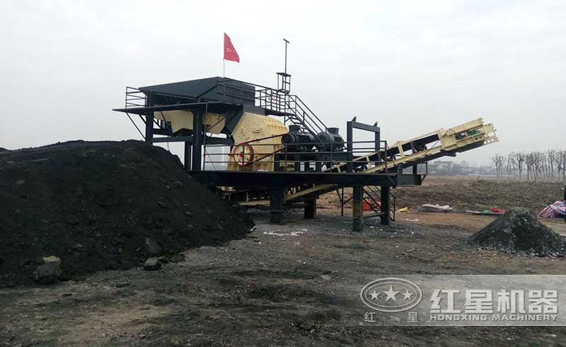 錘式破碎機(jī)現(xiàn)場