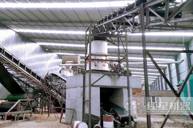 日產(chǎn)500噸小型圓錐破石機(jī)現(xiàn)場(chǎng) 日產(chǎn)500噸小型圓錐破石機(jī)現(xiàn)場(chǎng)