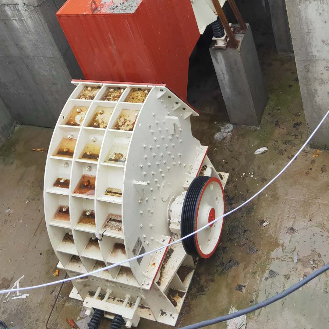 1615破碎機(jī)現(xiàn)場