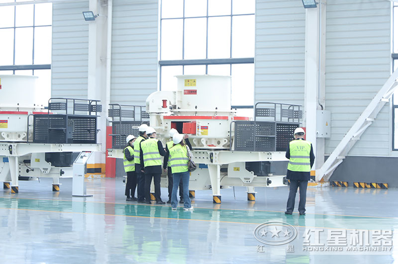 客戶來廠考察制砂機設備 客戶來廠考察制砂機設備