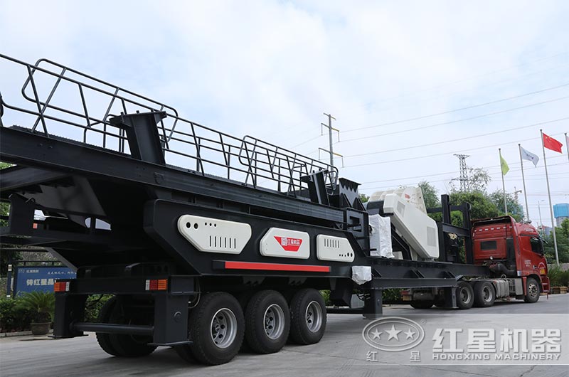 移動重錘式破碎機發(fā)貨 移動重錘式破碎機發(fā)貨