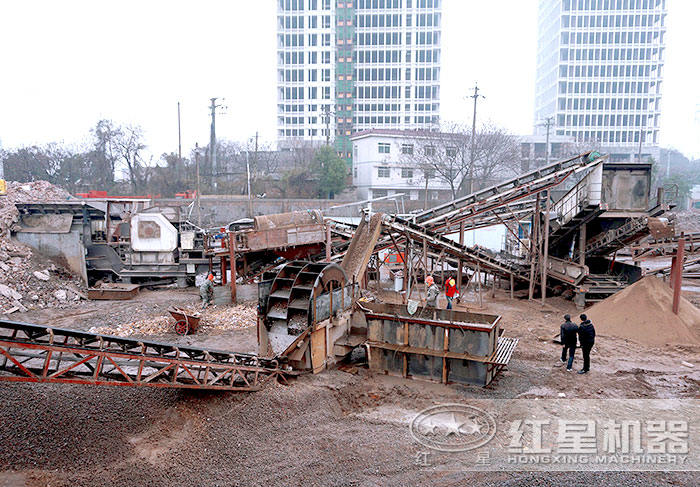 2臺移動破碎機組合生產