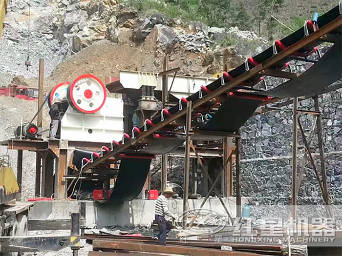 煤矸石破碎生產(chǎn)線安裝現(xiàn)場
