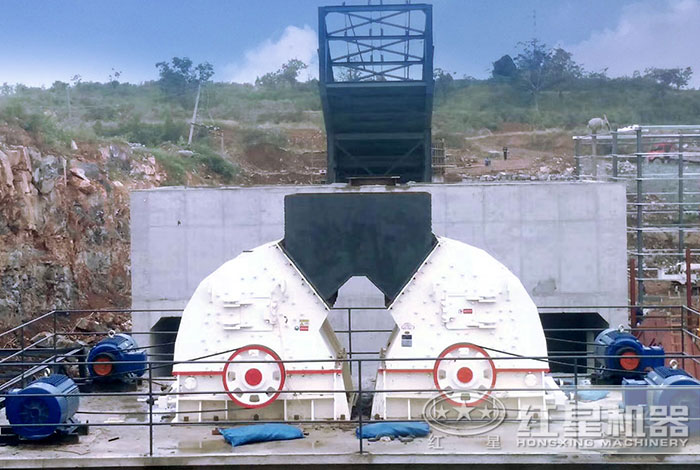 時(shí)產(chǎn)3000噸的破石機(jī)現(xiàn)場