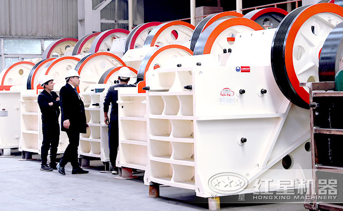 可對煤矸石進(jìn)行初次破碎的顎式破碎機(jī)