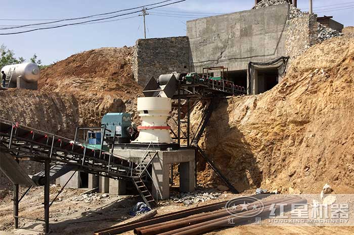 圓錐式破碎機破碎花崗巖現場