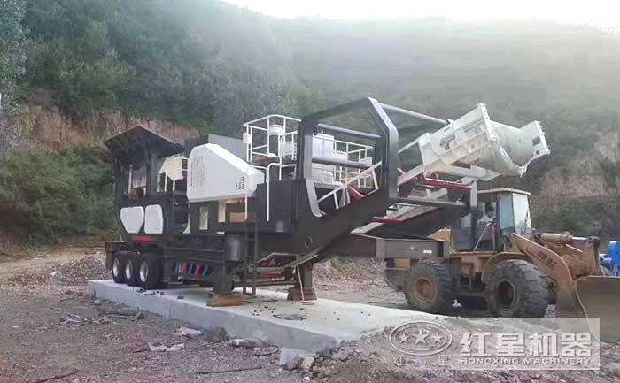 客戶建筑垃圾處理設備正等待工作 客戶建筑垃圾處理設備正等待工作