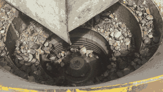 圓錐破碎機(jī)破碎河卵石