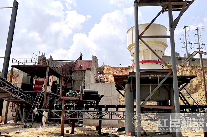 顎式破碎機與圓錐破現場