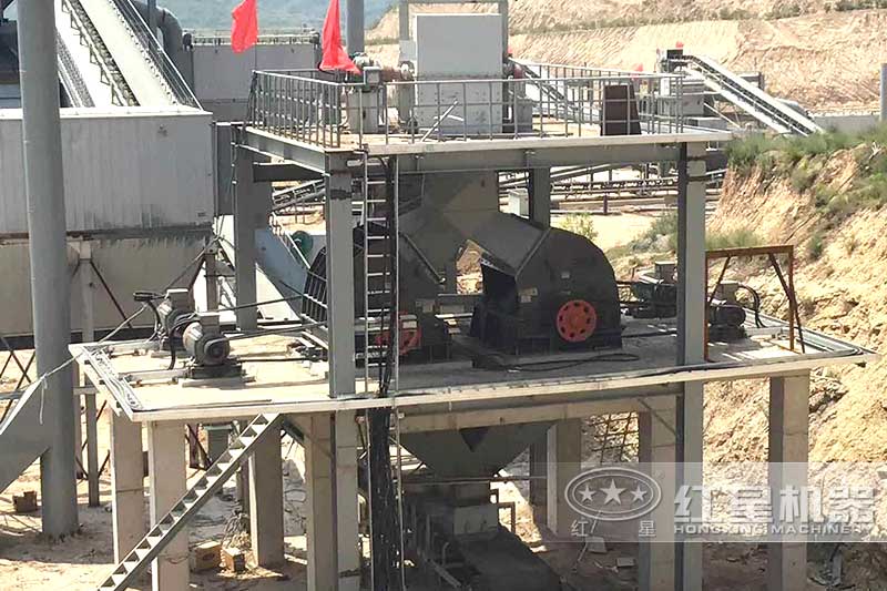 石灰石制砂生產(chǎn)現(xiàn)場(chǎng) 石灰石制砂生產(chǎn)現(xiàn)場(chǎng)