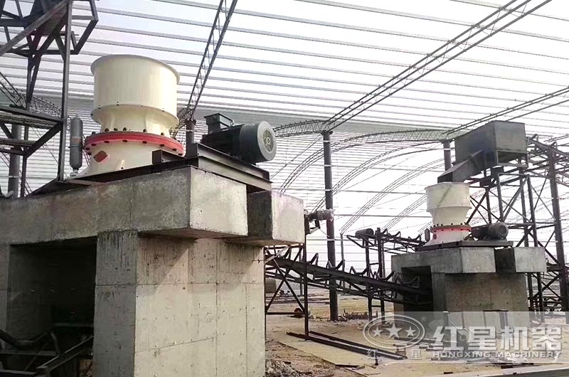 石灰?guī)r生產(chǎn)現(xiàn)場(chǎng) 石灰?guī)r生產(chǎn)現(xiàn)場(chǎng)