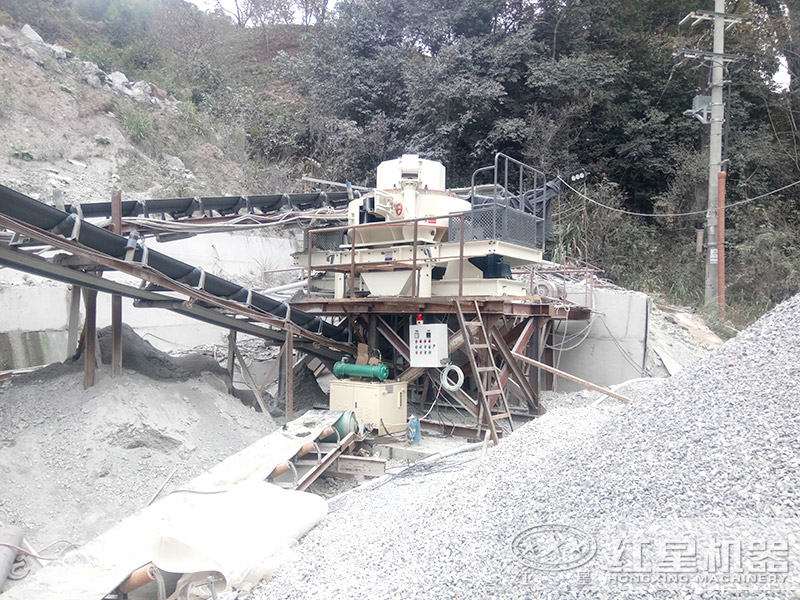 VSI制砂機打砂作業(yè)現(xiàn)場