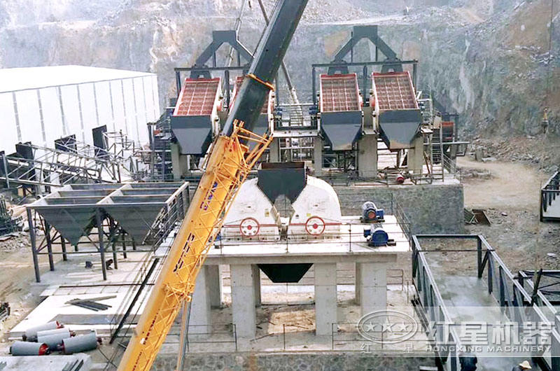 錘式破碎機(jī)現(xiàn)場 錘式破碎機(jī)現(xiàn)場