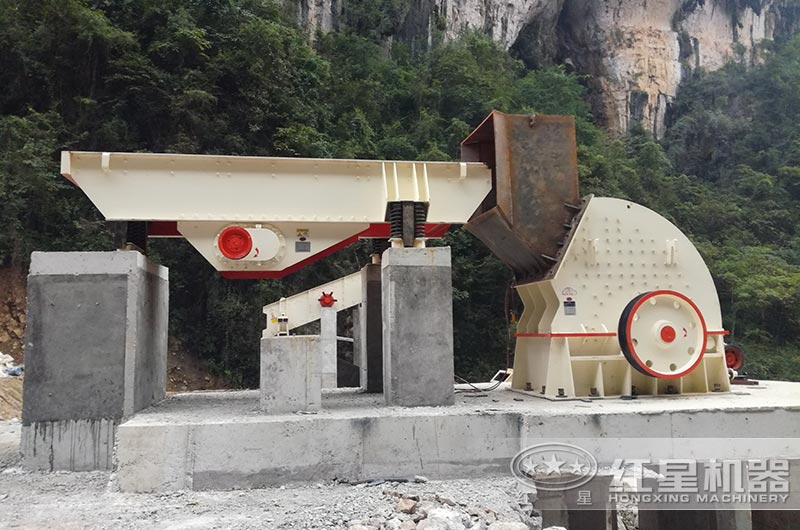 重錘式破碎機現場 重錘式破碎機現場