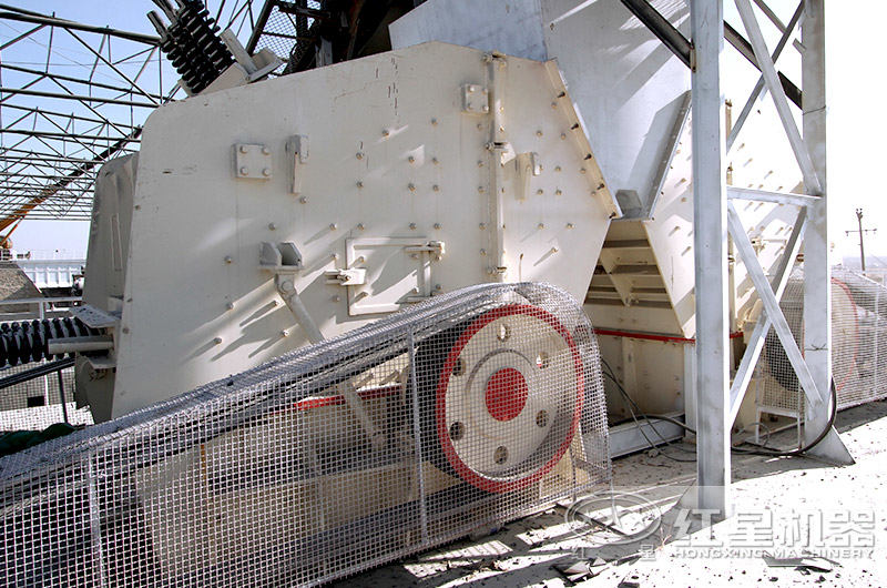 反擊式破碎機現場 反擊式破碎機現場