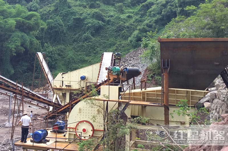 錘式夾石機(jī)現(xiàn)場實(shí)拍