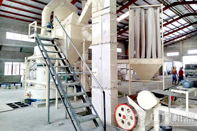 蛭石加工生產(chǎn)現(xiàn)場 蛭石加工生產(chǎn)現(xiàn)場