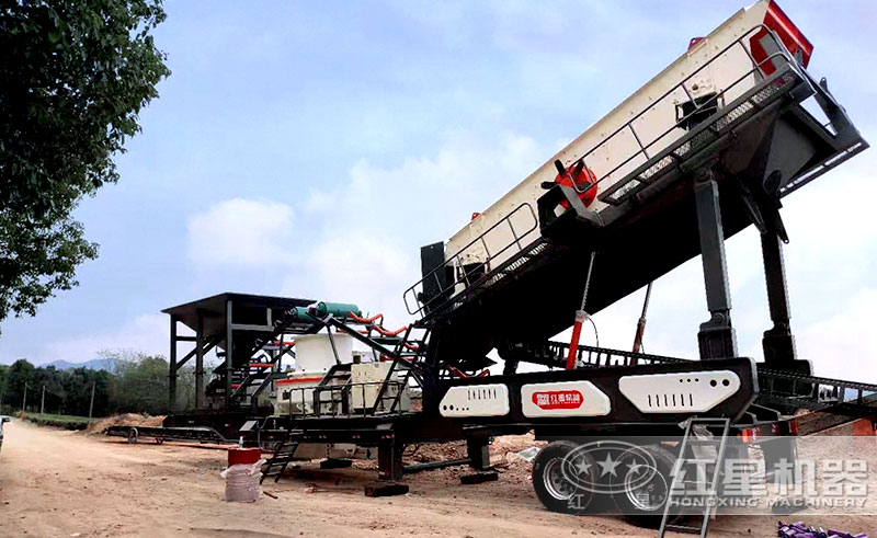 移動(dòng)式制砂機(jī)現(xiàn)場(chǎng)圖