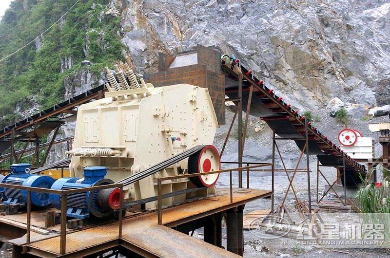 河南用戶石灰石反擊破生產現場