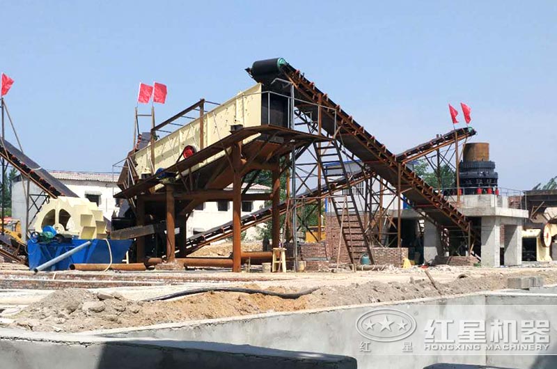 時產(chǎn)500噸制砂洗砂現(xiàn)場 時產(chǎn)500噸制砂洗砂現(xiàn)場