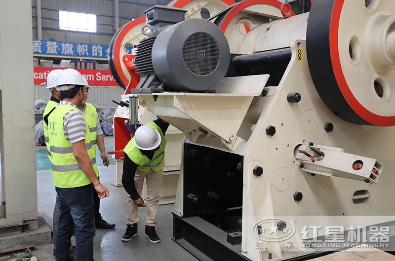 大型顎式碎石機 大型顎式碎石機