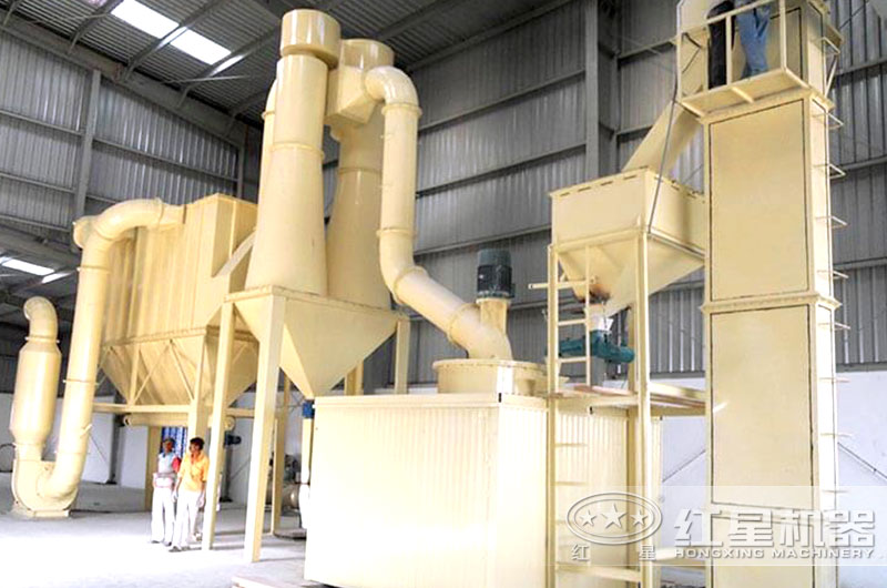 磨粉機(jī)現(xiàn)場(chǎng) 磨粉機(jī)現(xiàn)場(chǎng)