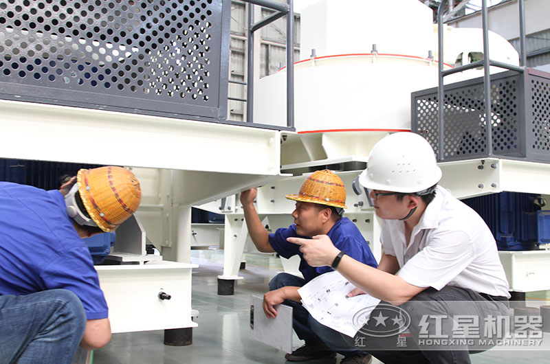 紅星機(jī)器技術(shù)人員認(rèn)真負(fù)責(zé) 紅星機(jī)器技術(shù)人員認(rèn)真負(fù)責(zé)