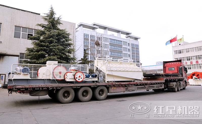 雙齒輥式破碎機發(fā)貨 雙齒輥式破碎機發(fā)貨