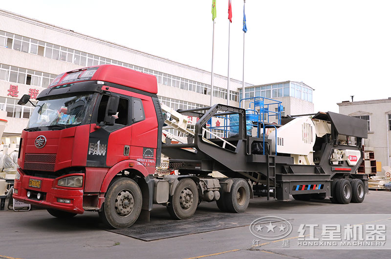 水泥塊粉碎機設備發貨現場