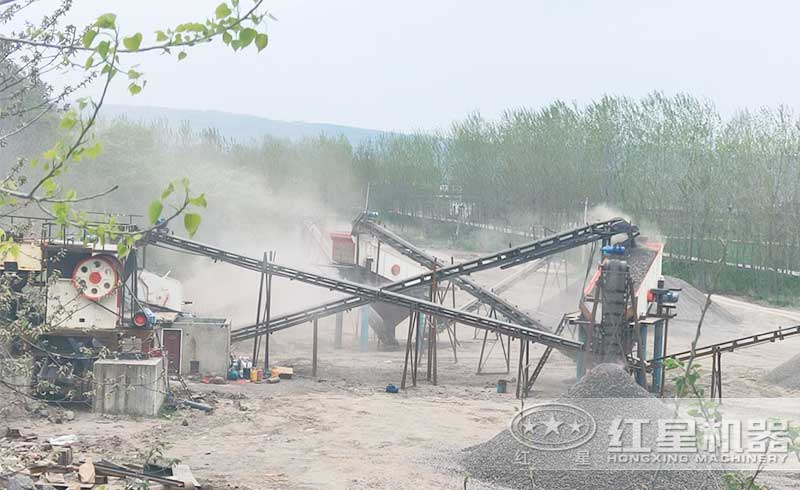 砂石生產(chǎn)現(xiàn)場(chǎng) 砂石生產(chǎn)現(xiàn)場(chǎng)