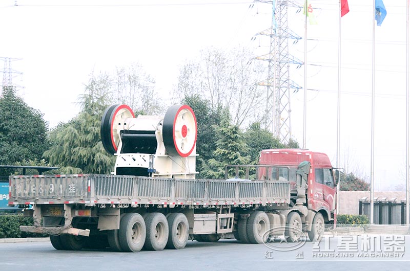 大型破石機(jī)隨時(shí)發(fā)貨