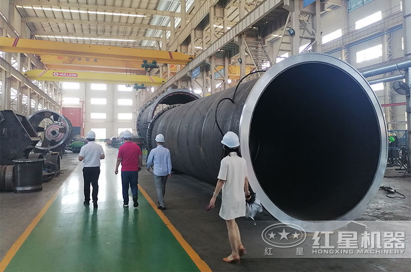 客戶來紅星球磨機廠家考察