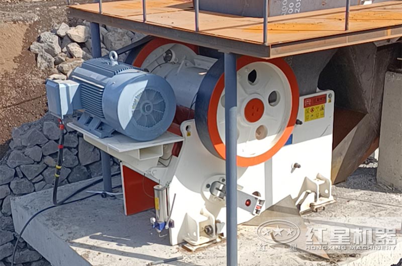 HDX德版連體顎式破碎機出料均勻，較節能