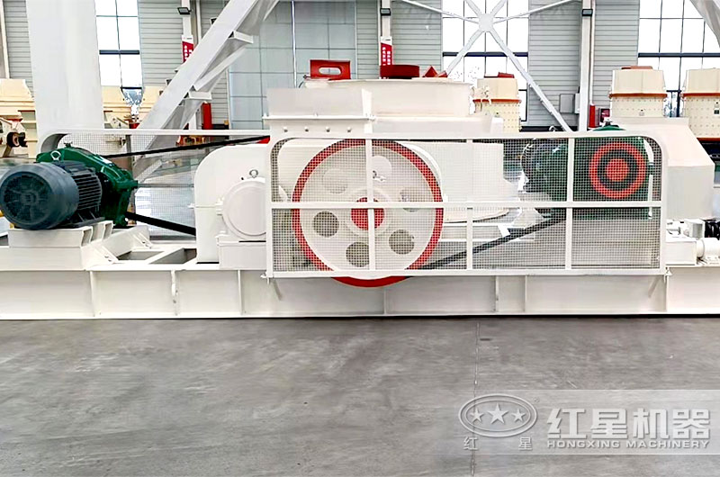 機制砂石骨料生產線主機設備-對輥式破碎機