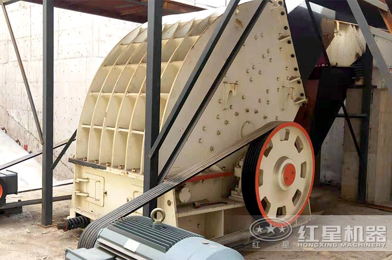 1308重錘式破碎機現場 1308重錘式破碎機現場