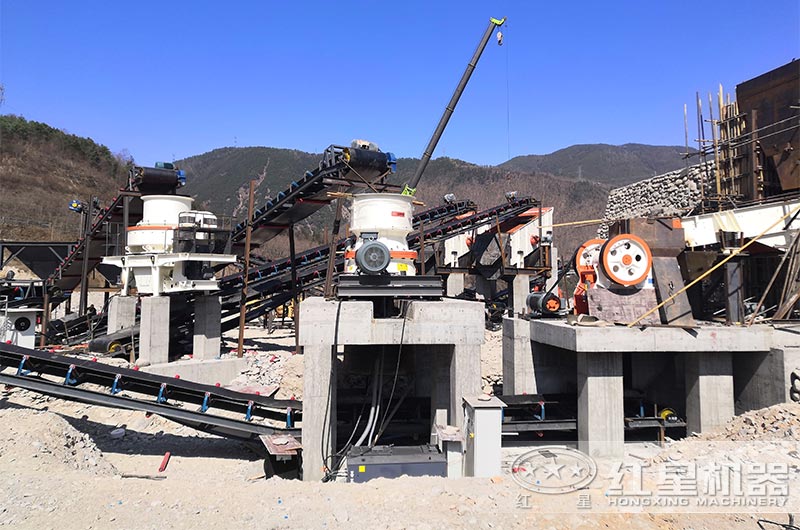 時(shí)產(chǎn)100噸花崗巖破碎制砂現(xiàn)場(chǎng) 時(shí)產(chǎn)100噸花崗巖破碎制砂現(xiàn)場(chǎng)
