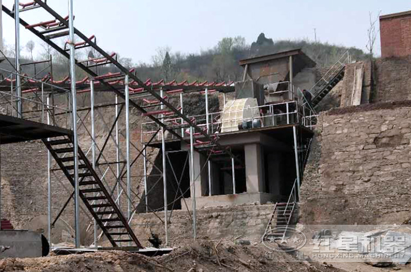 錘式制砂機(jī)