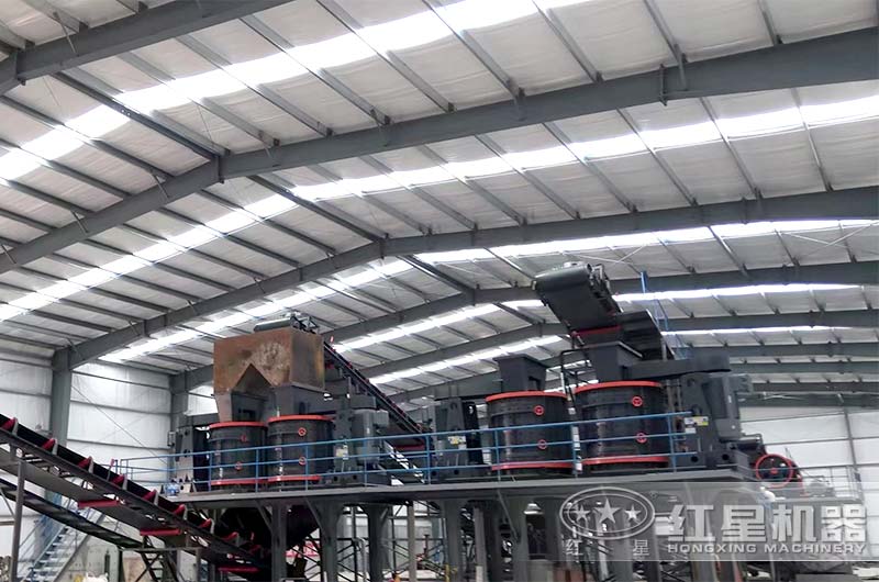 中型砂石廠使用復合式破碎機現場