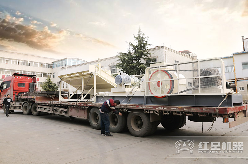 對輥破碎機發貨實拍 對輥破碎機發貨實拍