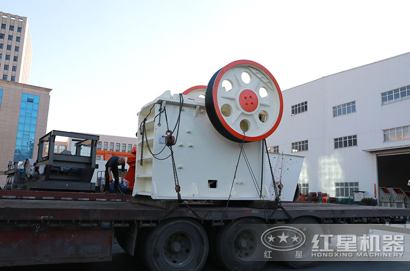 紅星912鄂破機裝車發(fā)貨現(xiàn)場 紅星912鄂破機裝車發(fā)貨現(xiàn)場