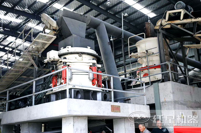 鐵礦石破碎生產線現場 鐵礦石破碎生產線現場