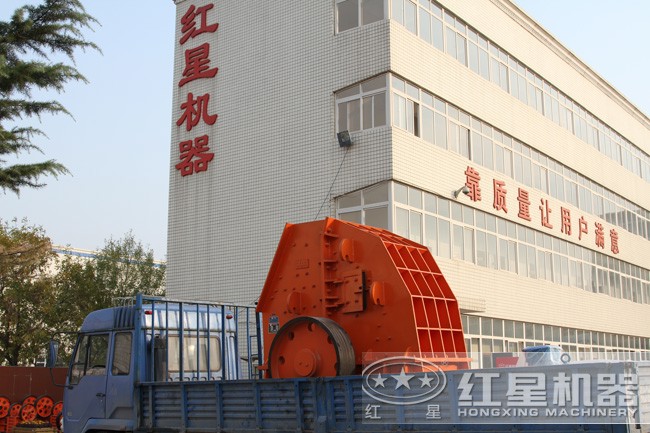 大型重錘式打砂機(jī)發(fā)貨