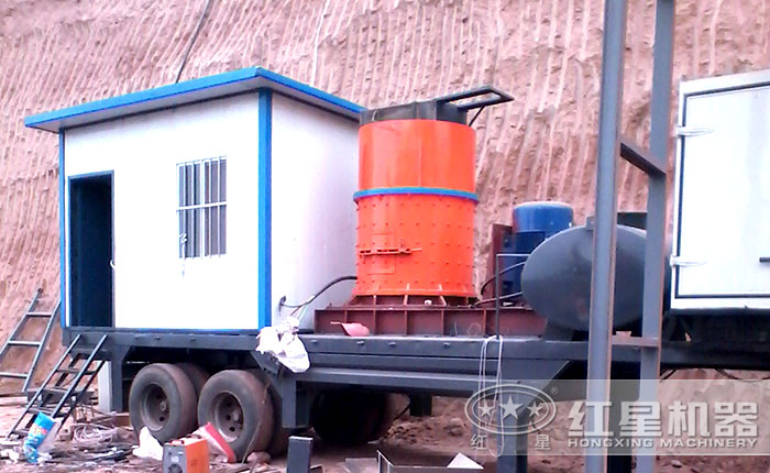 可移動(dòng)式復(fù)合破碎機(jī)