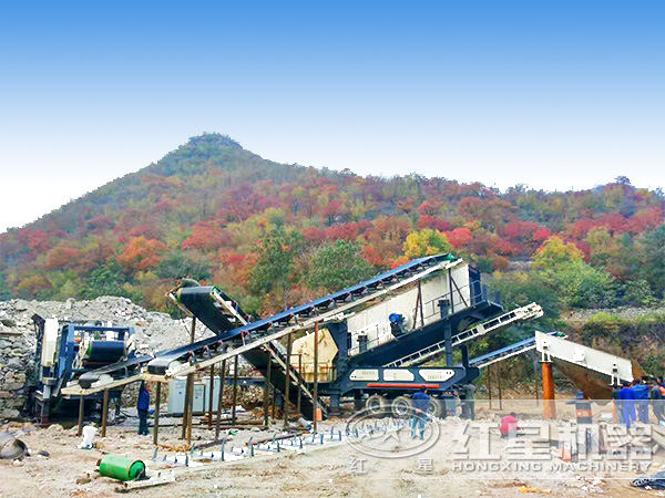 HX系列環保車載移動嗑石機現場圖