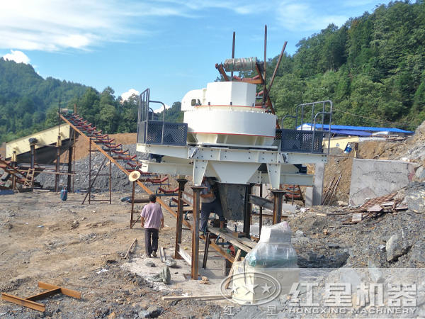 砂石破碎機_打石機現場作業圖